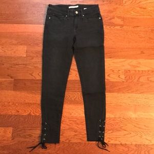 Levi 711 Skinny Black Jeans